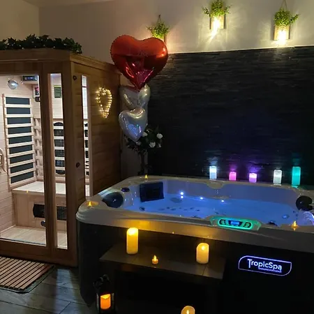 Апартаменты Le Tricosy Jacuzzi Et Sauna Privatif Tricot
